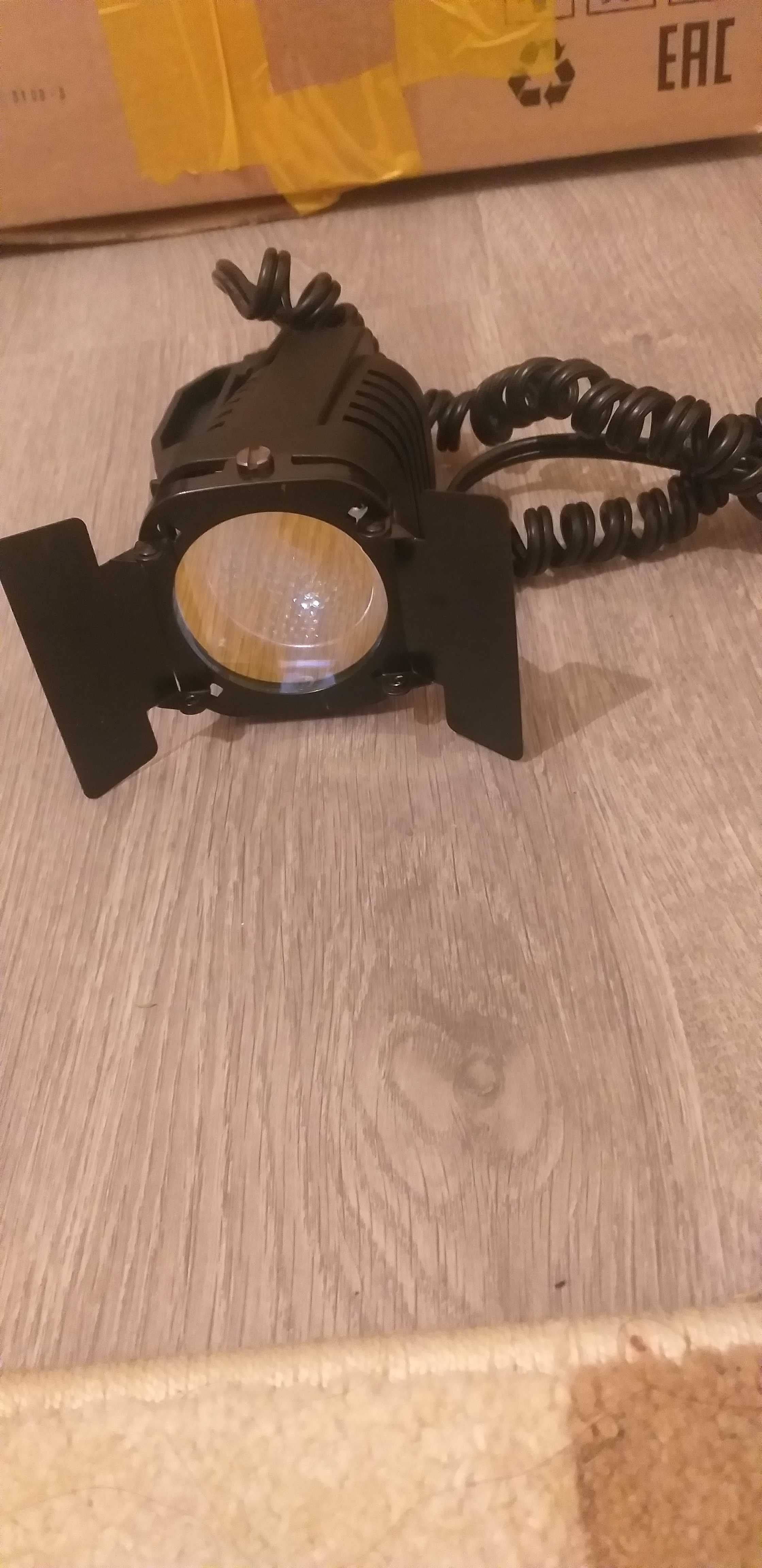 Подсветка для видеокамеры