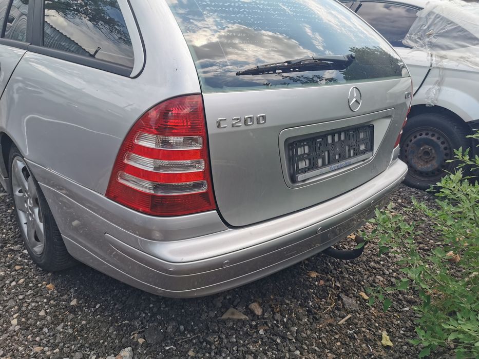 Dezmembrez w203  facelift c220 cdi manuala și automata