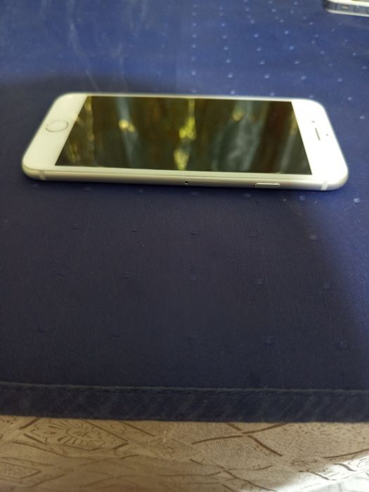 Vînd iPhone 6 în stare foarte buna