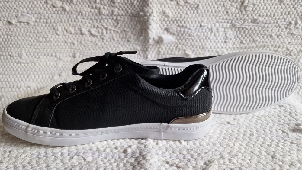 Sneakers Graceland
