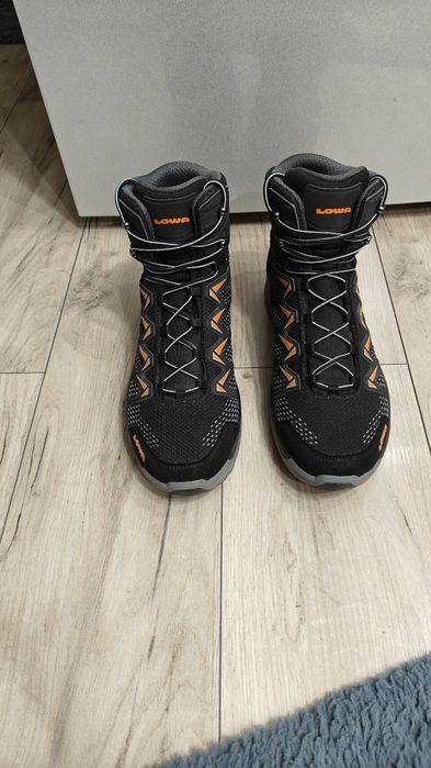 Lowa mărimea  46