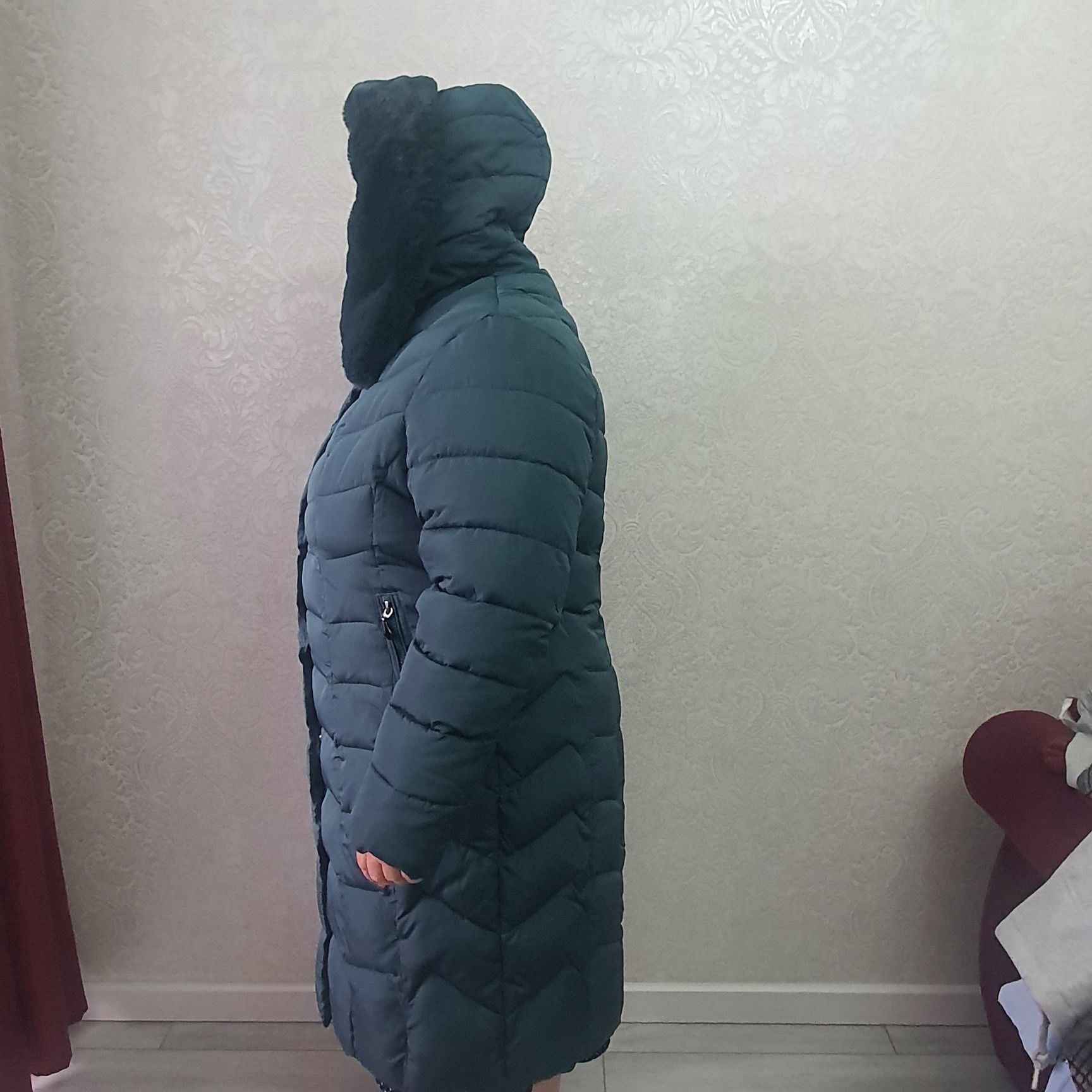 Продам женское зимнее пальто.