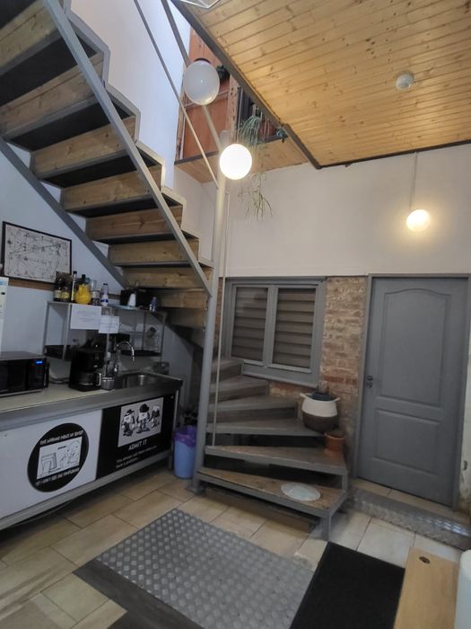 Showroom, magazin fizic, stradal,  parter, etaj, birouri,  total 212 m