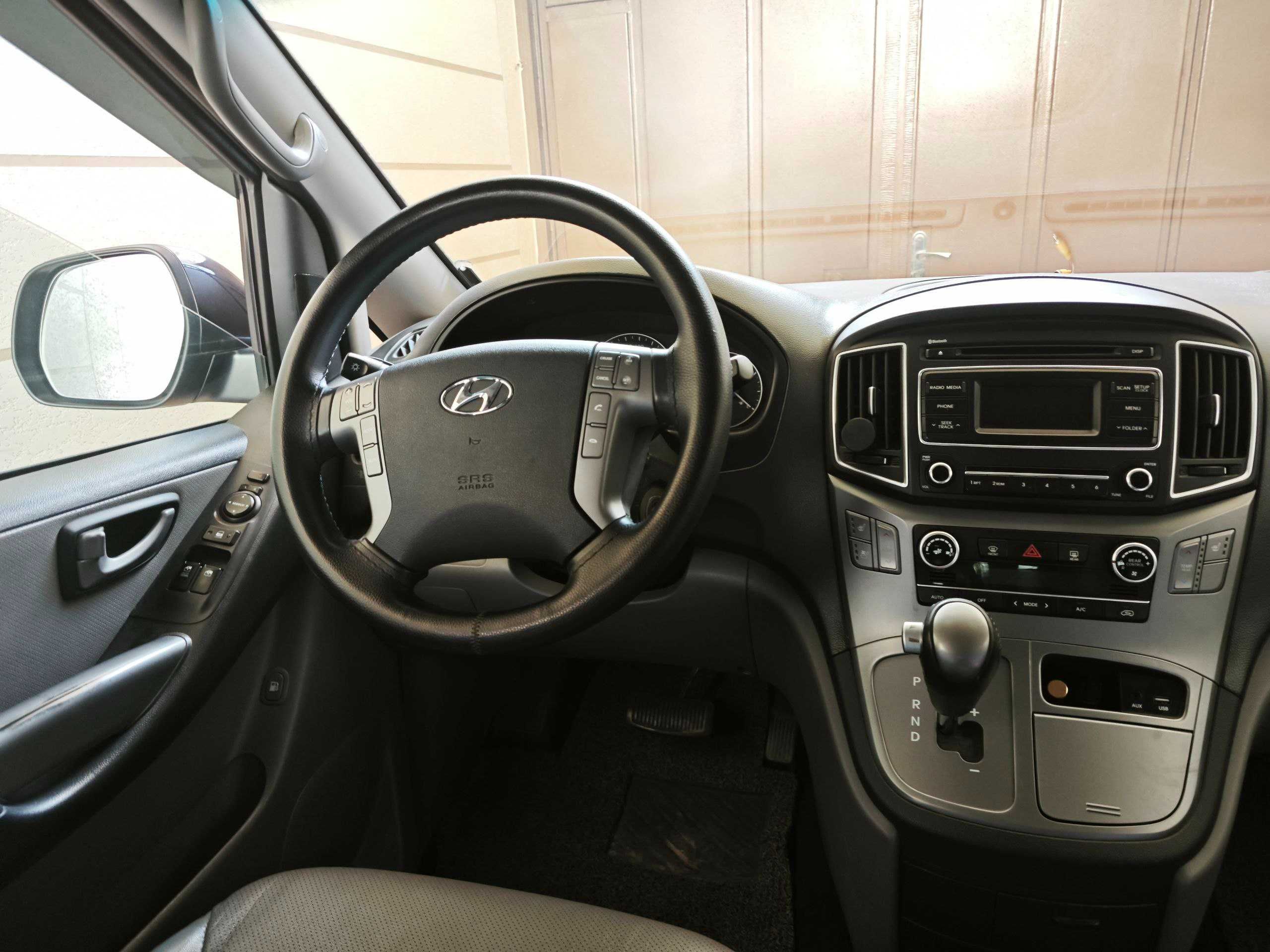 Hyundai Grand Starex