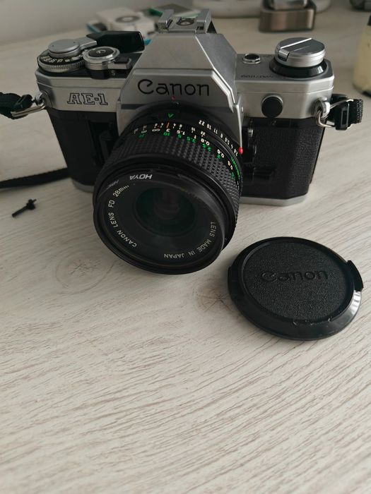 Aparat foto SLR Canon AE-1 obiectiv canon 28mm 1:2,8