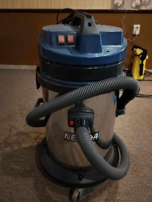 Двумоторна перяща прахосмукачка NEVADA