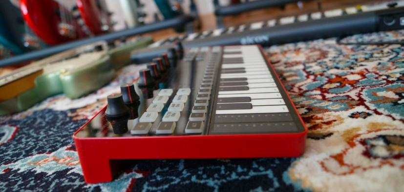 Аналоговый синтезатор Uno Synth pro DeskTop IK