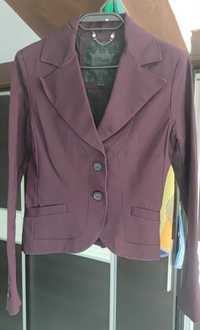 Стилно вталено лилаво сако