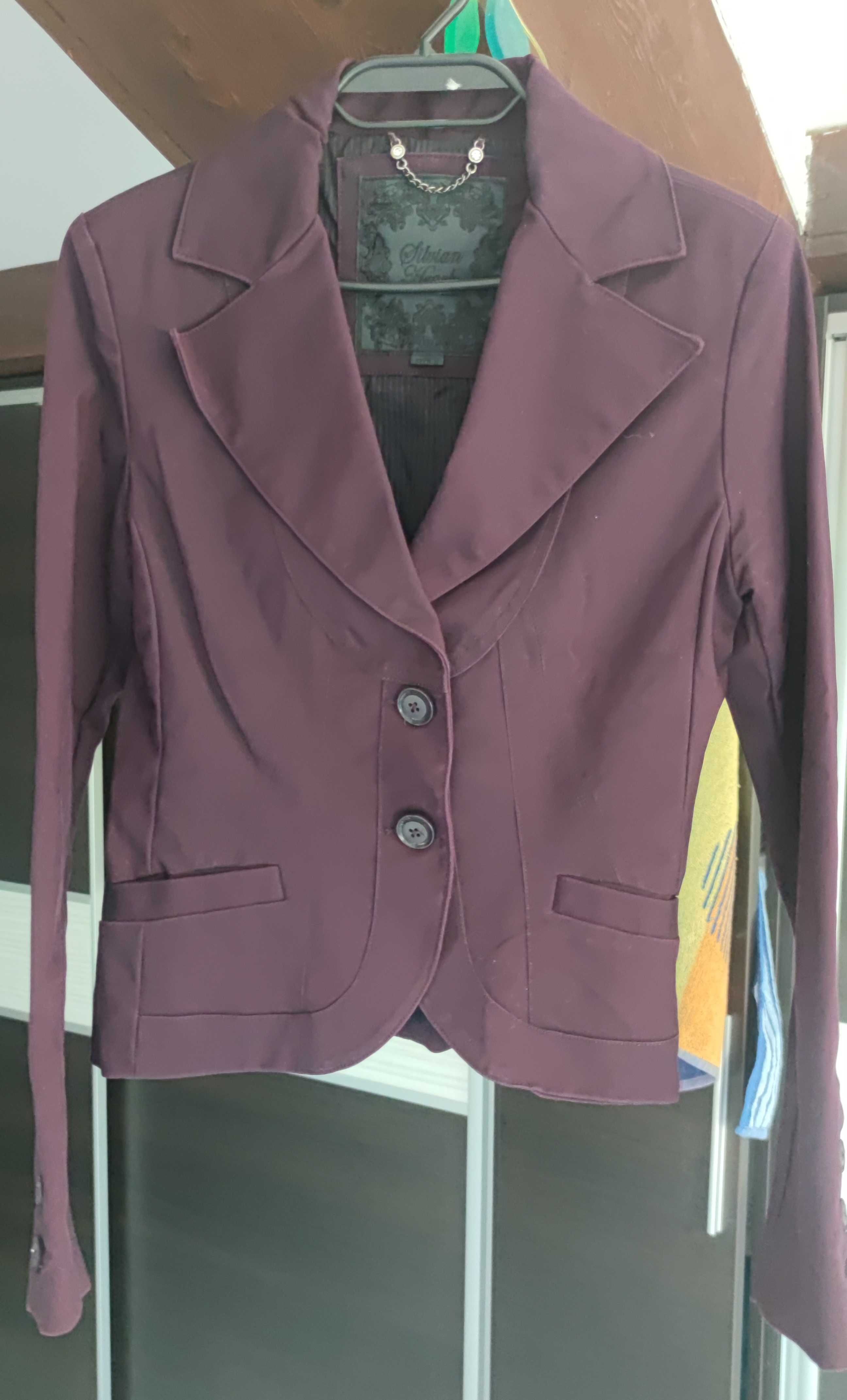 Стилно вталено лилаво сако