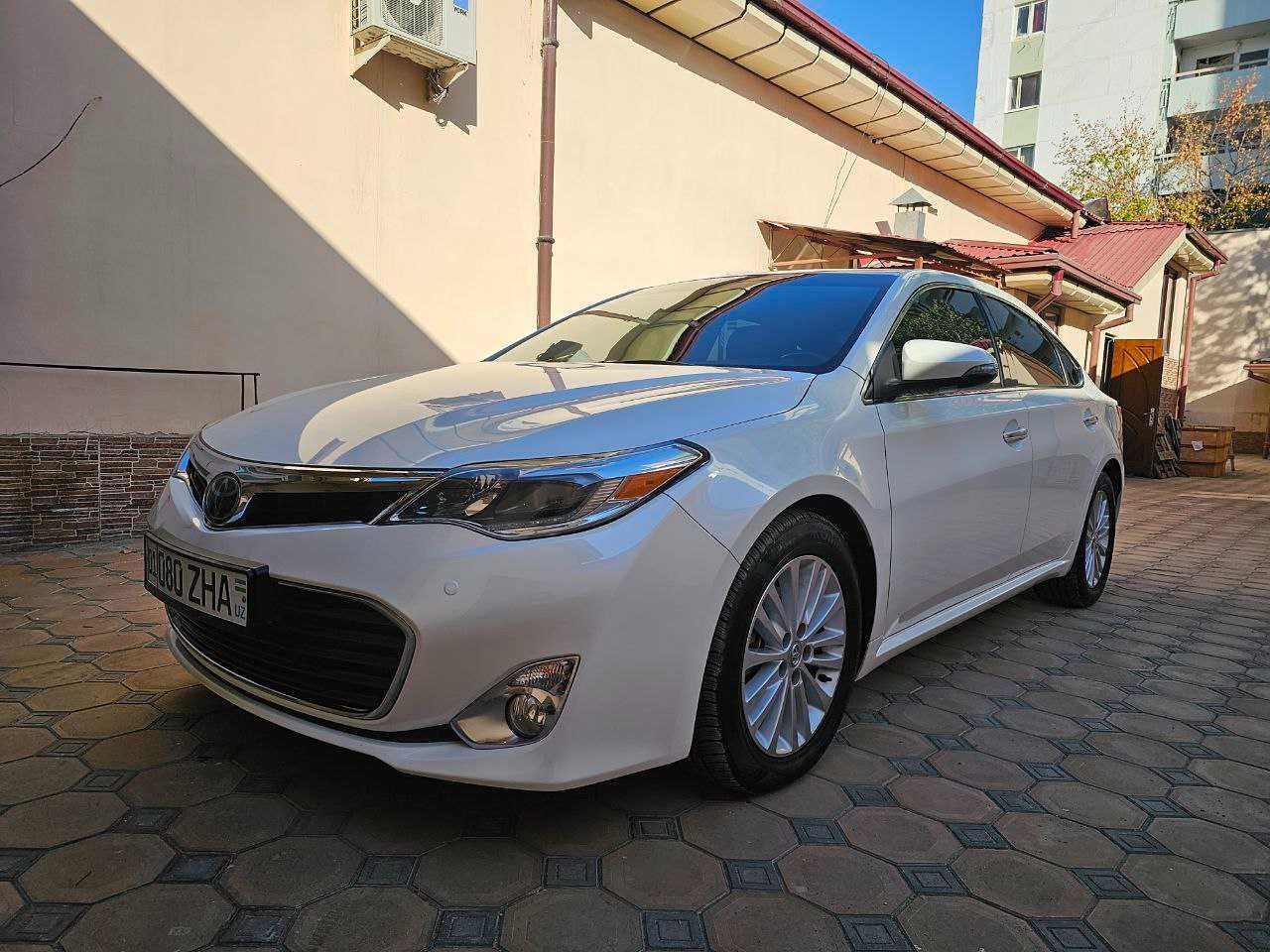 Продаю Toyota AVALON LIMITED 2015 г.в.