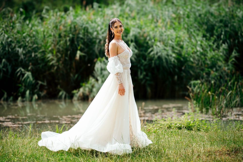 Vând o rochie de mireasă creată de atelierul Barbara Langelotti.