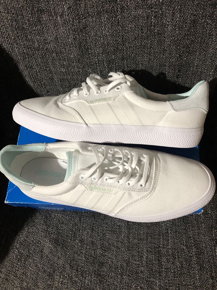 incaltari  tenisi  adidas