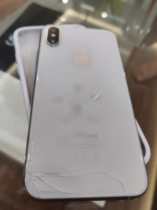 Продавам телефон iphone xs