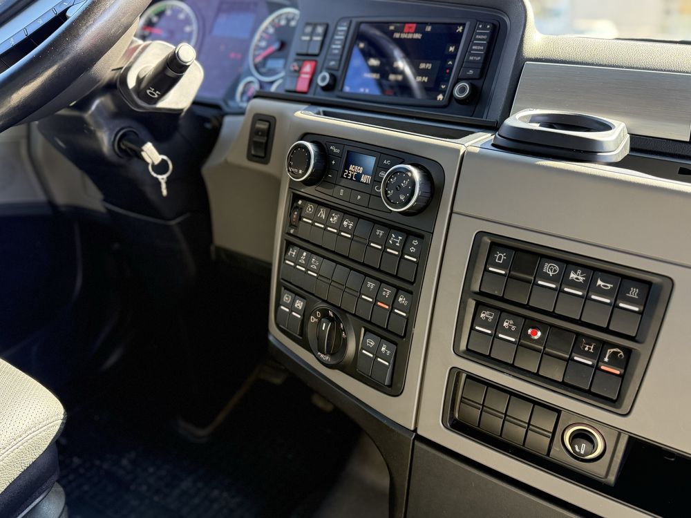 Camion MAN TGX28.500 an 2018 km300 mii macara 25M Fassi 345 cu troliu