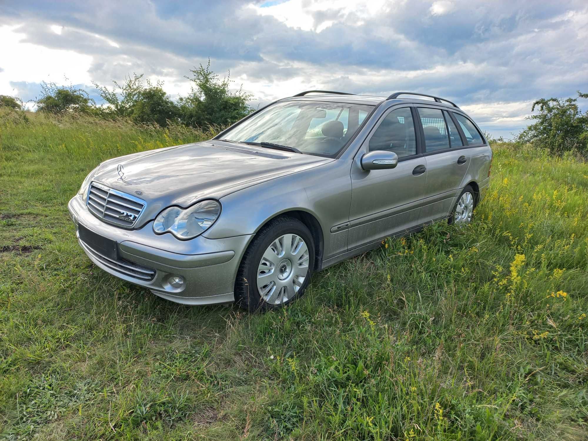 Dezmembrez Mercedes-Benz C Class W203 Facelift 2.2 CDI Euro 4.