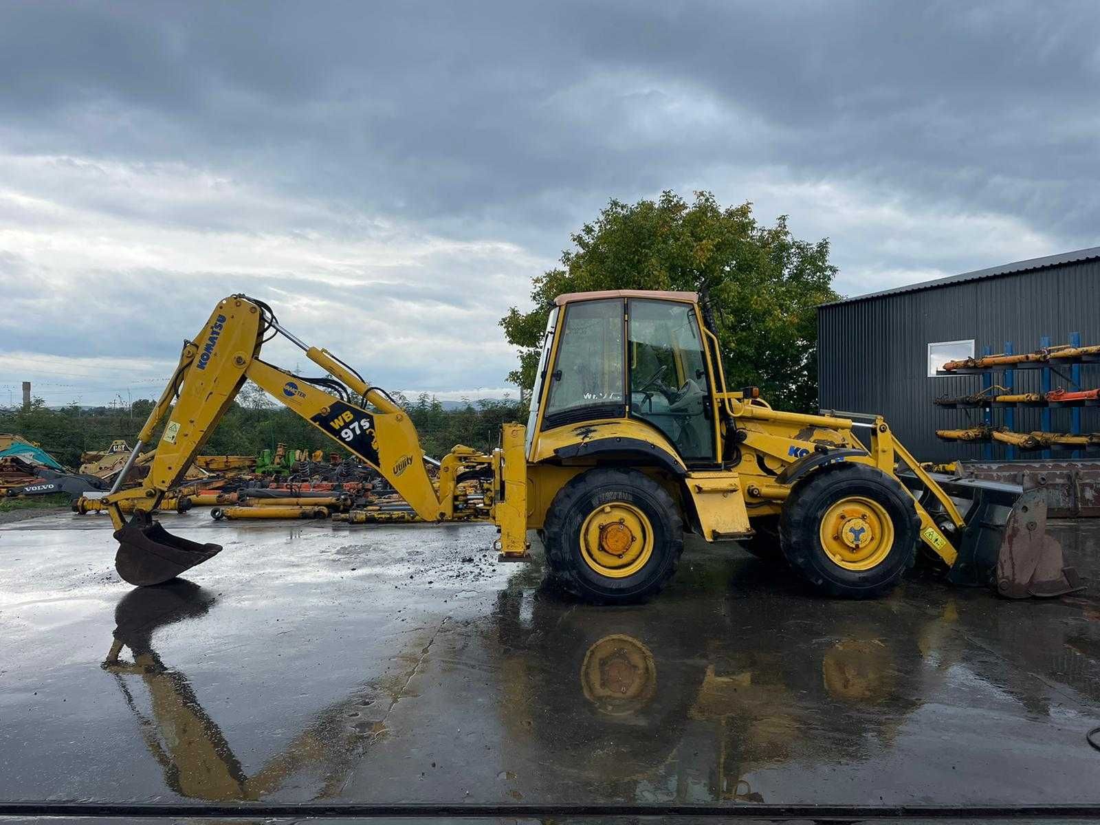 Dezmembrez buldoexcavator Komatsu WB 97 S