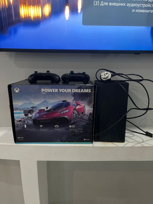 Продам игровую приставку Xbox Series X