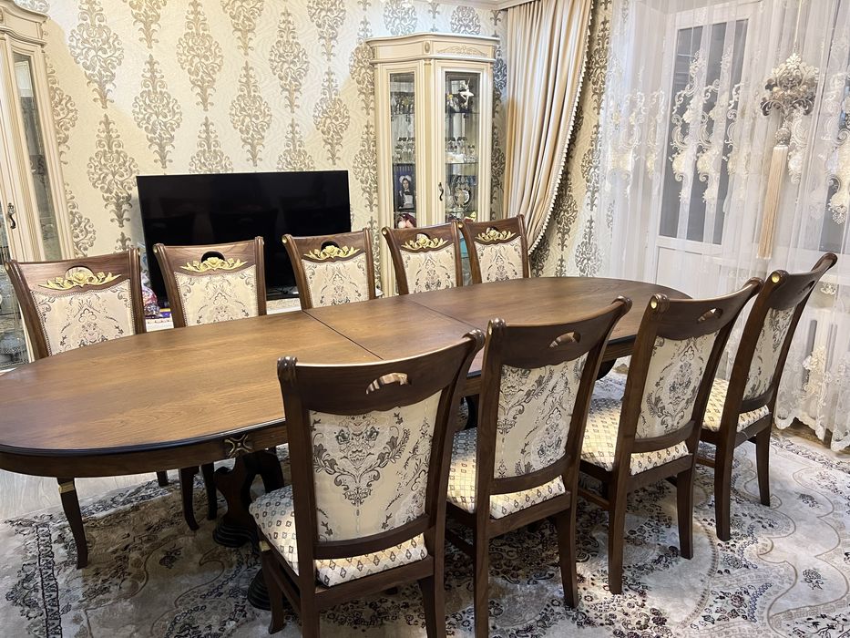 Продам стол со стульями!