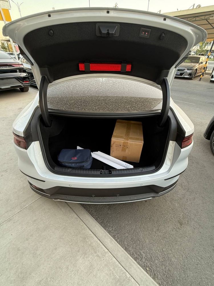 BYD Han narda grey 605 km