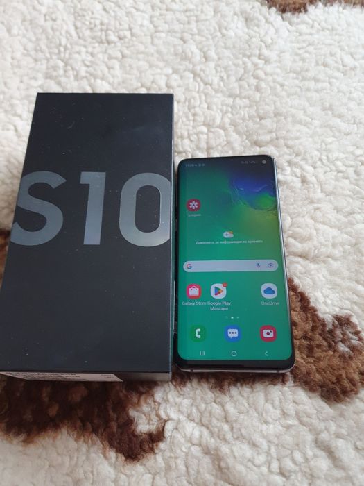 Продавам два телефона samsung s10  оригинални работят батерията е добр
