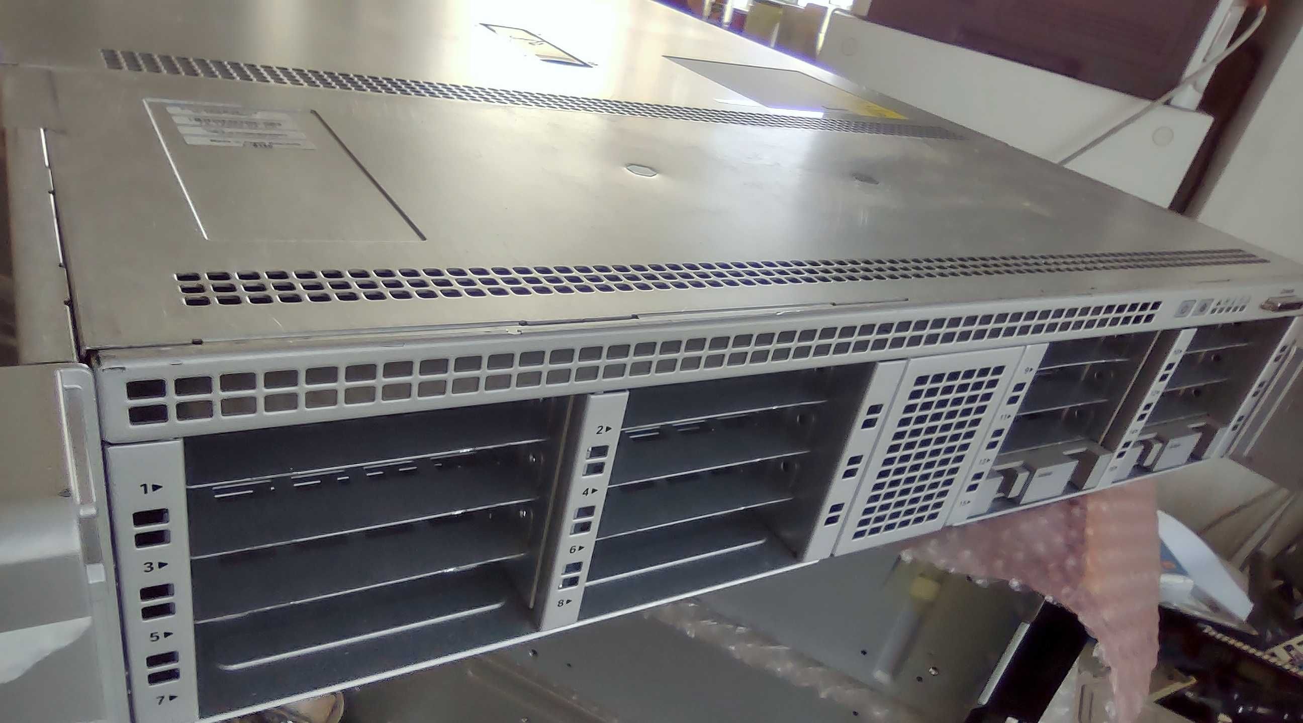 CTO: Сървър Cisco UCS C240 M4S2 16*SFF 1*E5-2620v3 6c 2.4-3.2GHz 16GB