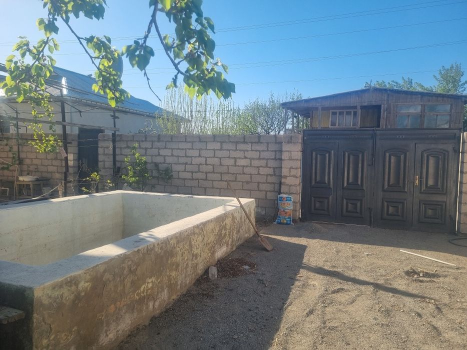 Продаётся дача  Зарафшан уазис 6 соток территория 2 этажа 3 комнаты