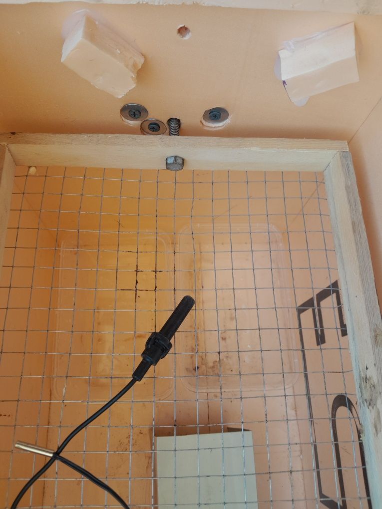 Inkubator sotiladi