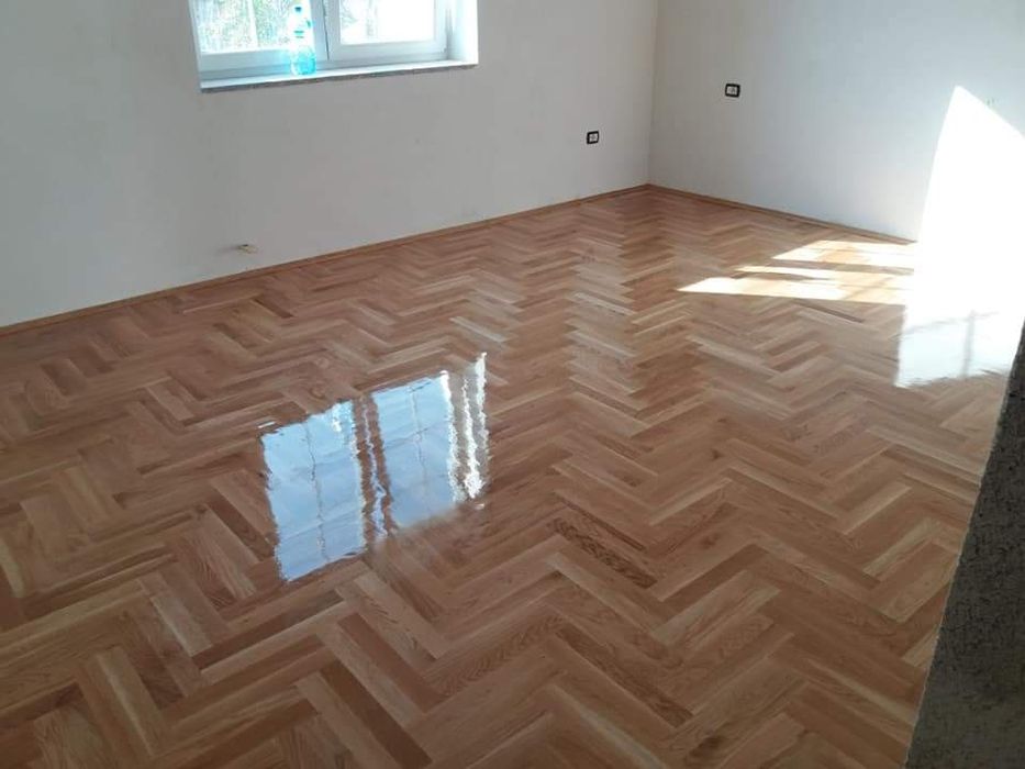 Rașchetare recondiționare slefuire montaj parchet  montaj parchetar