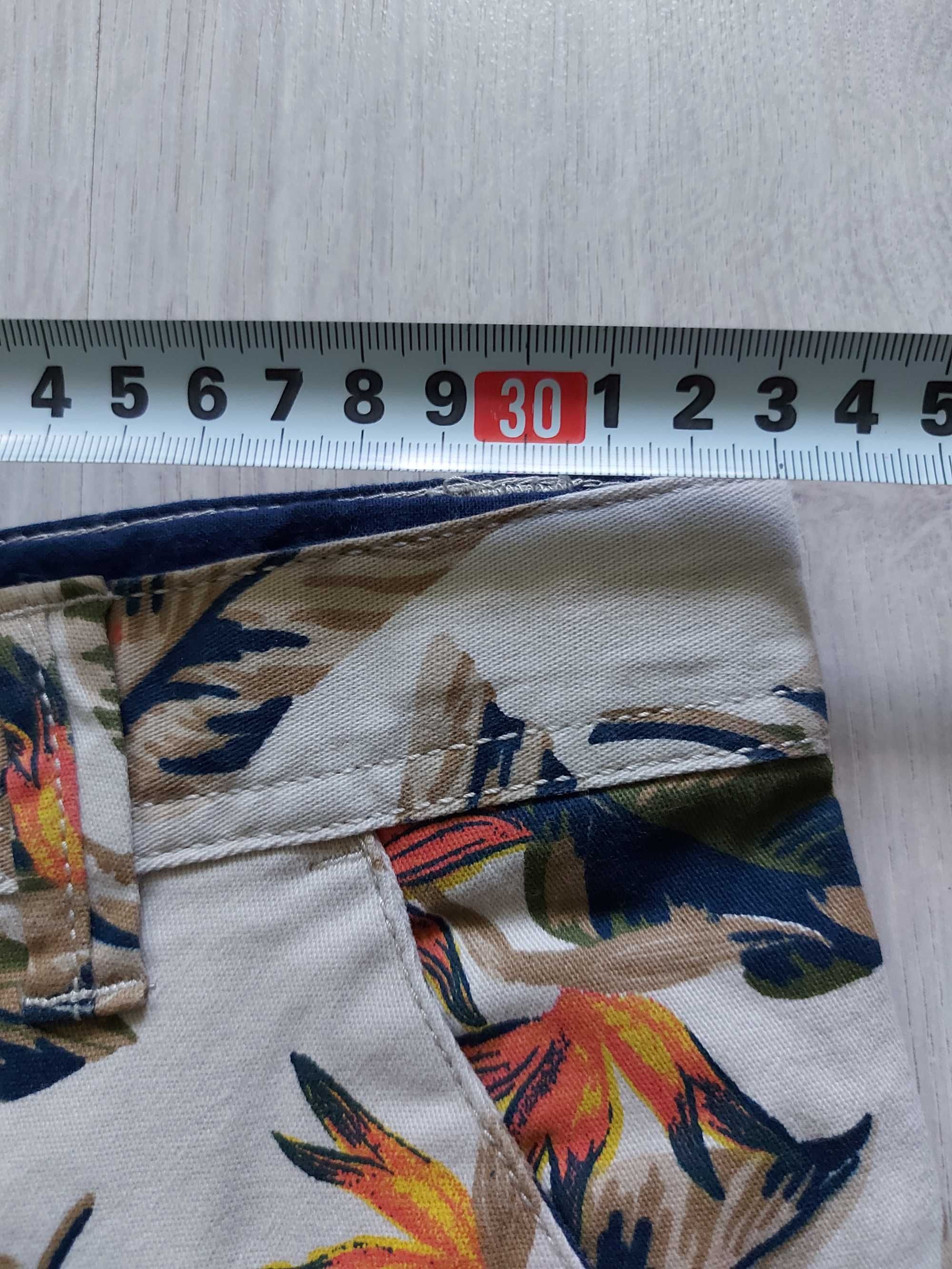 Детски къси панталонки за дете на 9-12г.