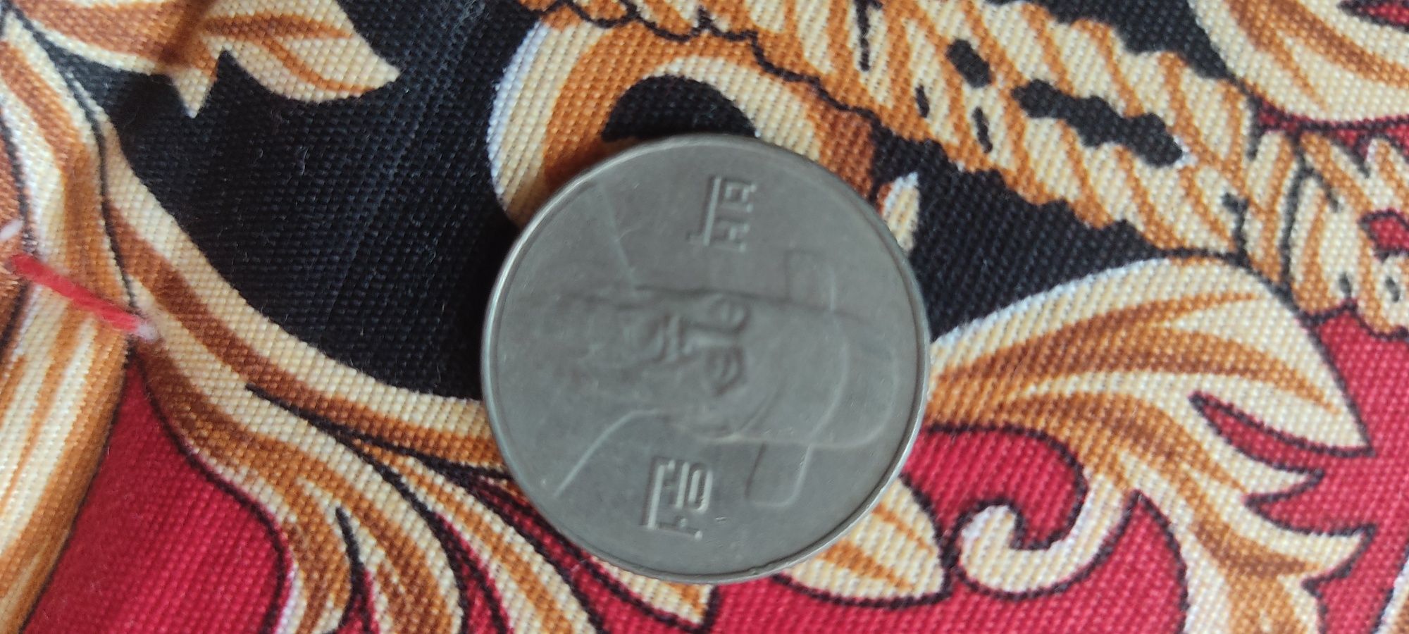 3 ta Tanga sotiladi
