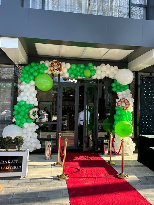 Ofarmleniya shar bilan bezatish ochilish uchun sharlar ayiqlar