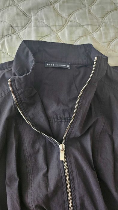 Черна рокля с цип MOHITO