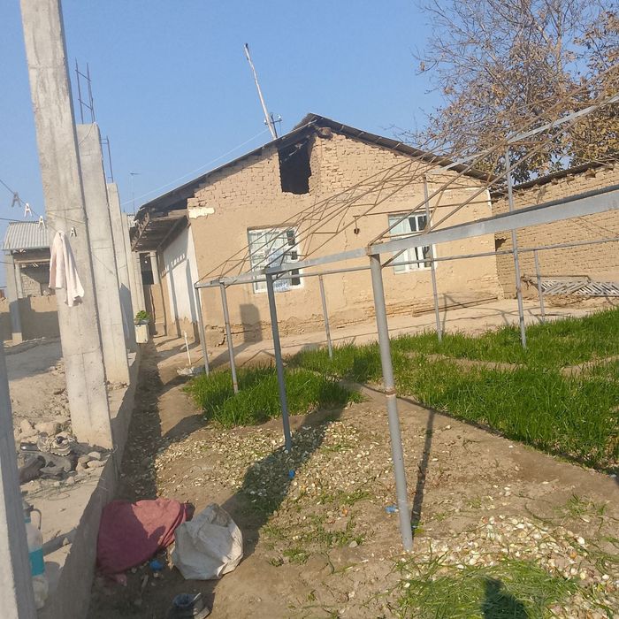 Uy sotiladi yangiyol mingvoy tepa