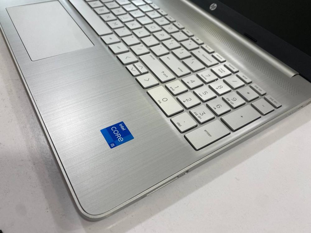 Yangi Hp core i5-1235U 8/512 ssd dasturlash IT photoshop ishlariga mos