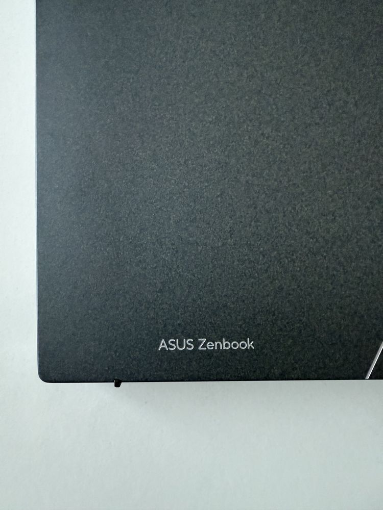 Asus Zenbook 15 Model UM3504D