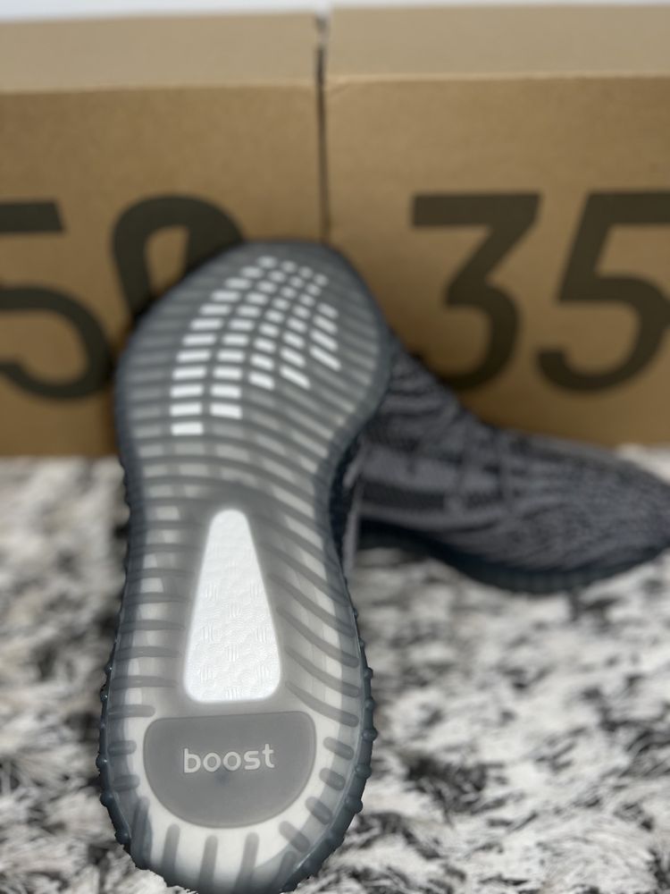 Adidasi Yeezy Boost 350 nr. 42