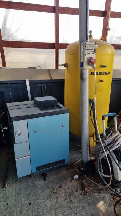 Compresor aer la surub motor 380 5.5 kw , butelie 800 litri