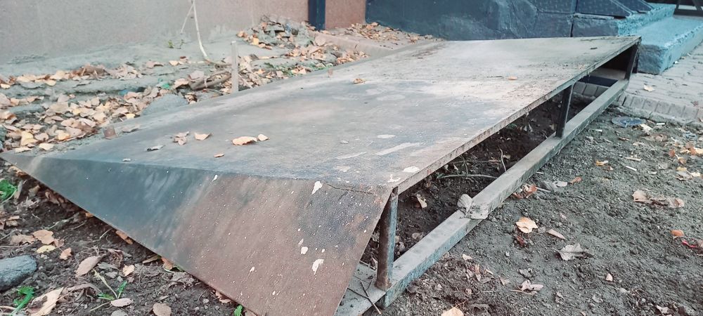 Козырек при входной двери