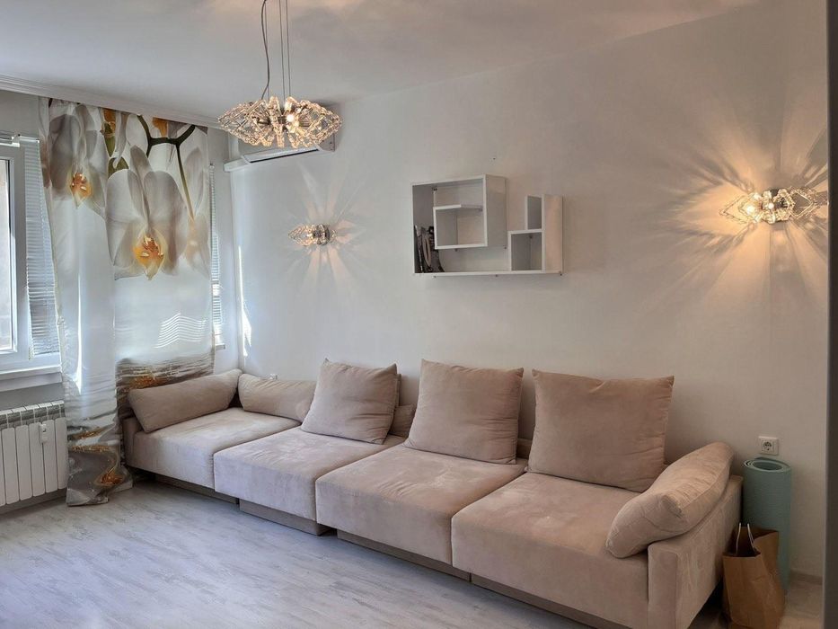 Дава се под наем Двустаен апартамент в София, Център - 65 кв.м за 750 € - Снимка #2