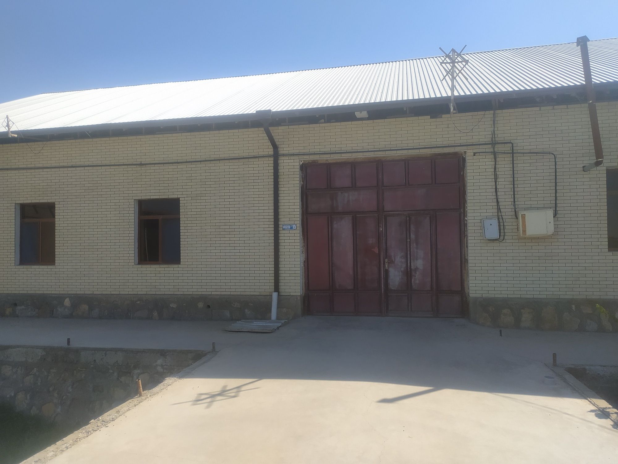Uchastka sotiladi srochni