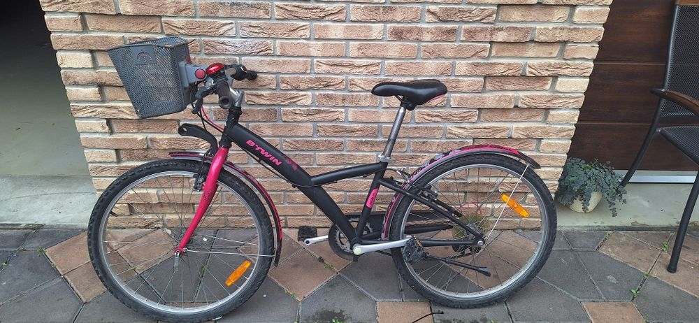 Vând bicicletă B-TWIN poply 500