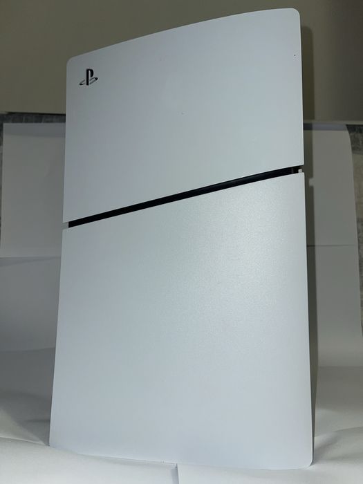 Vand sau chimb PS 5 Slim Digital Edition 1TB cu Xbox Series X