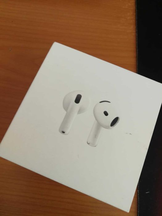 Apple Air pods 4