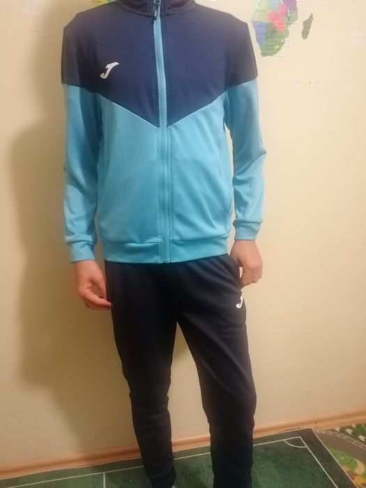 Vând trening fotbal baieti