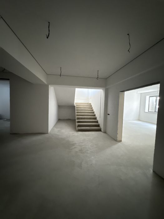 Продается Евро Дом на Амир Тимура 5 сот 10 ком 3 уровнья 80% ремонт