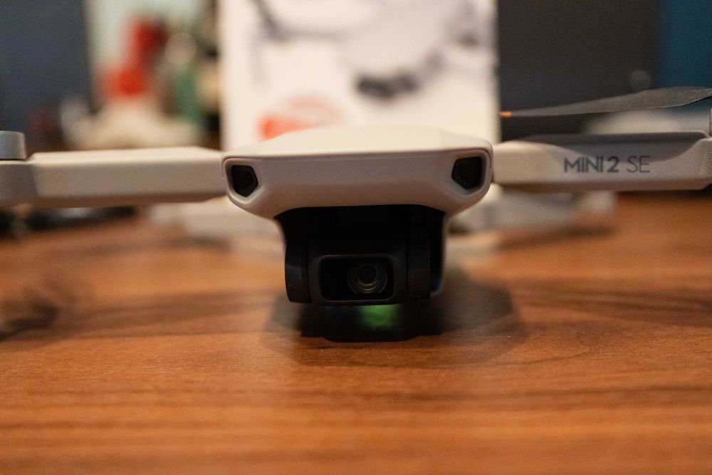 DJI Mini 2 SE + 1 acumulator și card SanDisk 16GB