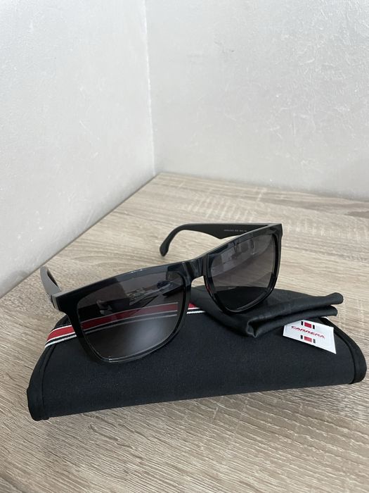 Carrera Слънчеви очила