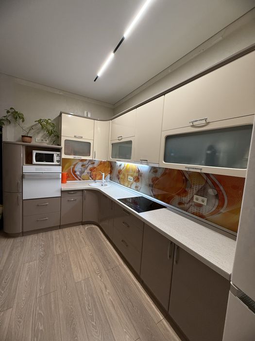 Кухонный гарнитур кухня продам