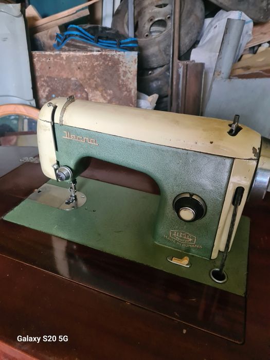 Masini de cusut vechi romanesti