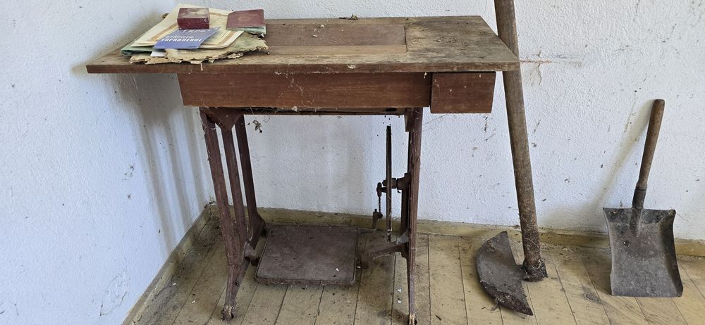 Маса за шевна машина